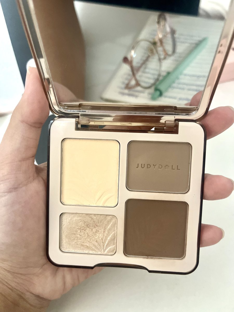 ส่งต่อ Judydoll no. 02 ค่ะ สภาพ 95% ใช้น้อยมากๆค่ะ บางหลุมใช้แค่ครั้งเดียว Exp.2028 นะคะ #ส่งต่อเครื่องสำอาง 
📌 300 บาทส่งฟรีค่ะ