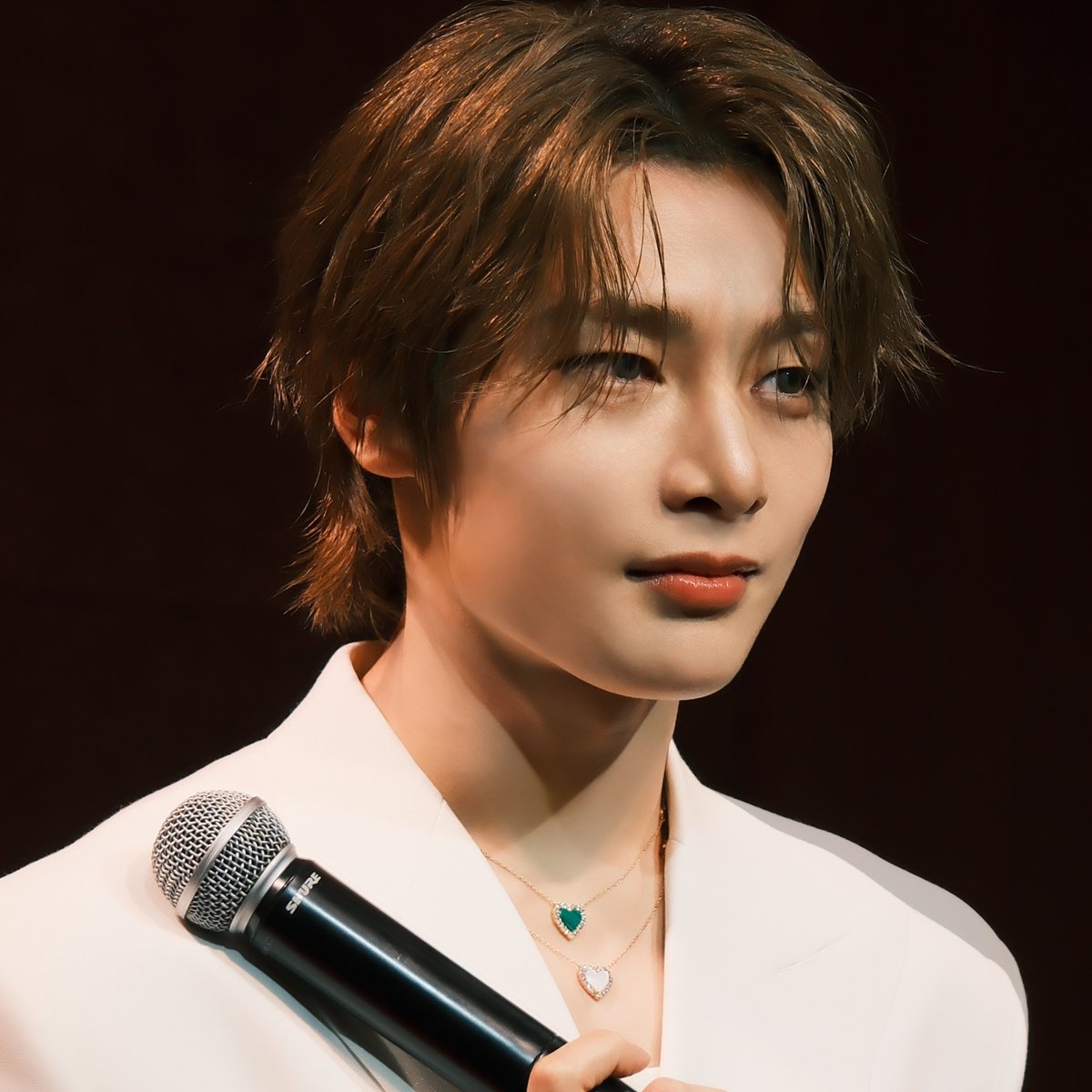 #I_N was the guest of honor at the special event held in Tokyo on February 3. On this occasion, he wore an exquisite cross set with Paraiba tourmalines and some “heart” necklaces.

#Damiani #ダミアーニ #I_NxDAMIANI #DamianiBelleEpoque