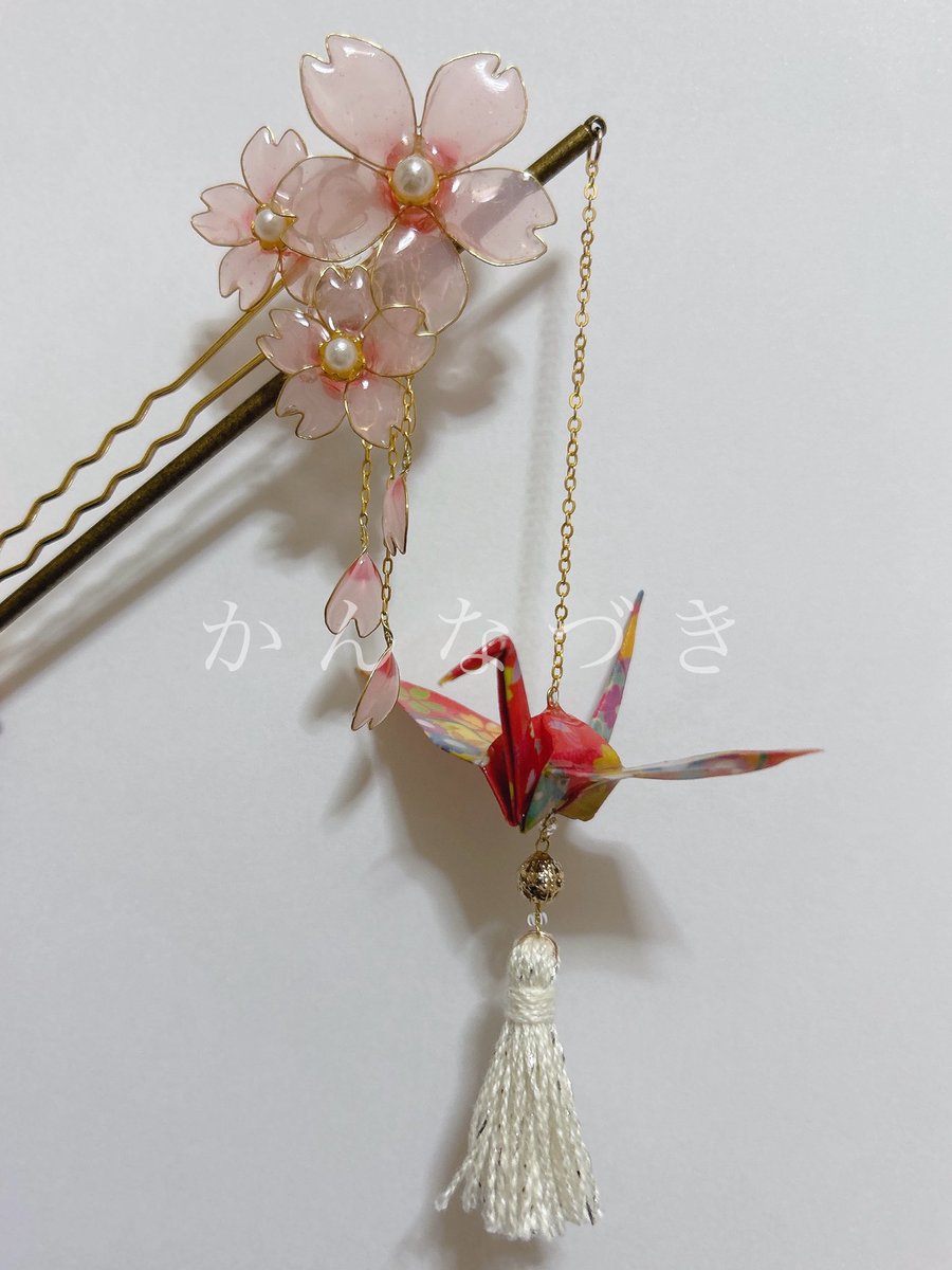 katagirikana's tweet photo. - ̗̀📣【おしらせ】

この度、ハンドメイドブランド『かんなづき』を立ち上げました💐

舞台小道具・ハンドメイドグッズは、今後こちらのブランドより製作・出品いたします。

#幕末群像2026 通販グッズ「おりょうのかんざし」は、『かんなづき』より委託販売しております！
ぜひお求めください🌸✨ https://t.co/GsXRgmItK0