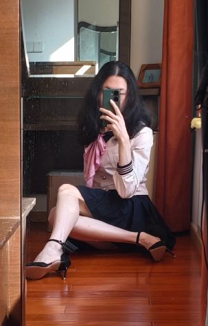 PirateDivision1's tweet photo. 水手服（没穿底裤） #男娘 #男の娘ᅠ #高跟鞋 #足控 #腿控 https://t.co/j6ttkWnTFL