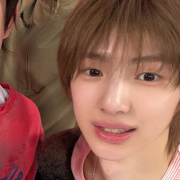 juhoontwt's tweet photo. my angel baby so adorable T____T 💗🫳 https://t.co/IQaFRKfGSx