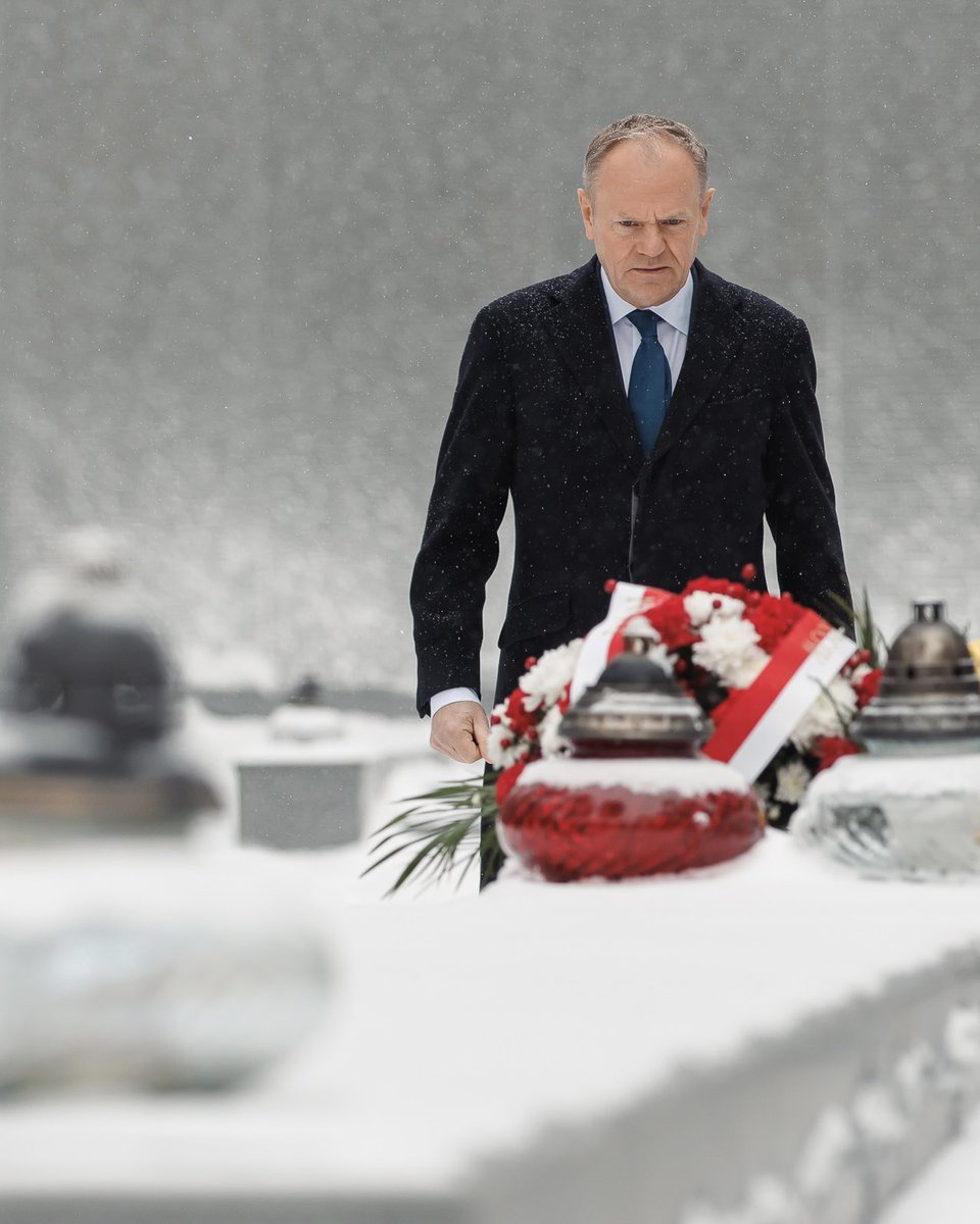 Donald Tusk tweet media