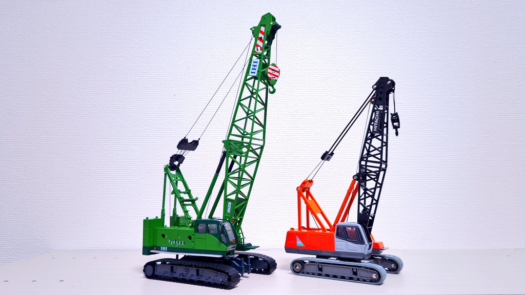 90t吊り(IHI建機 CCH900ｰ6C)と50t吊り(日立建機 スーパーランディ