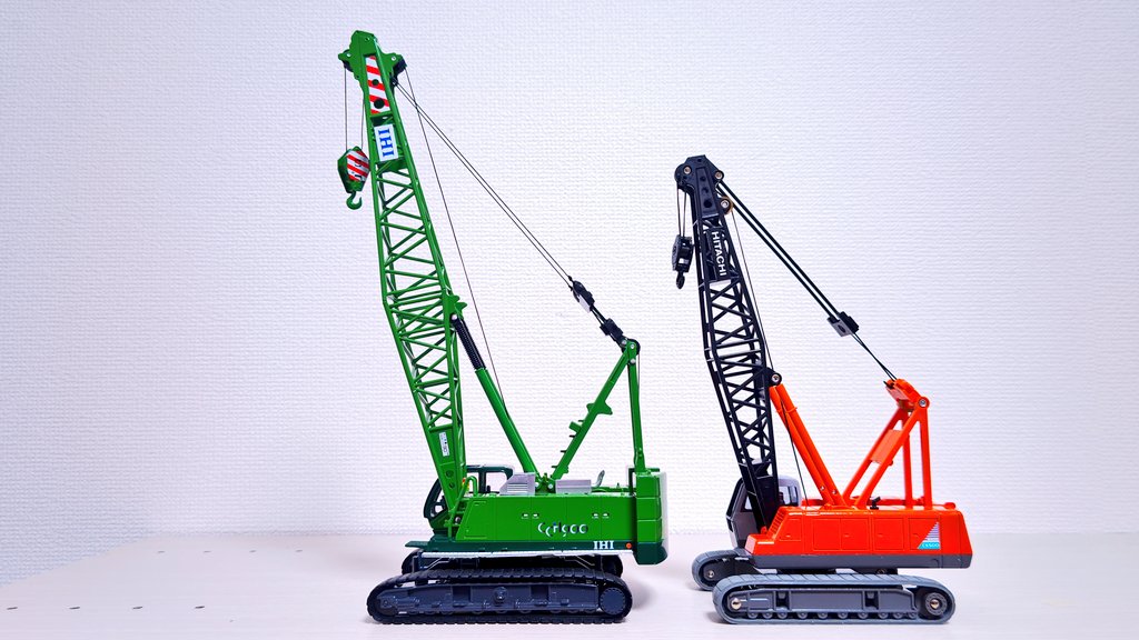 90t吊り(IHI建機 CCH900ｰ6C)と50t吊り(日立建機 スーパーランディ