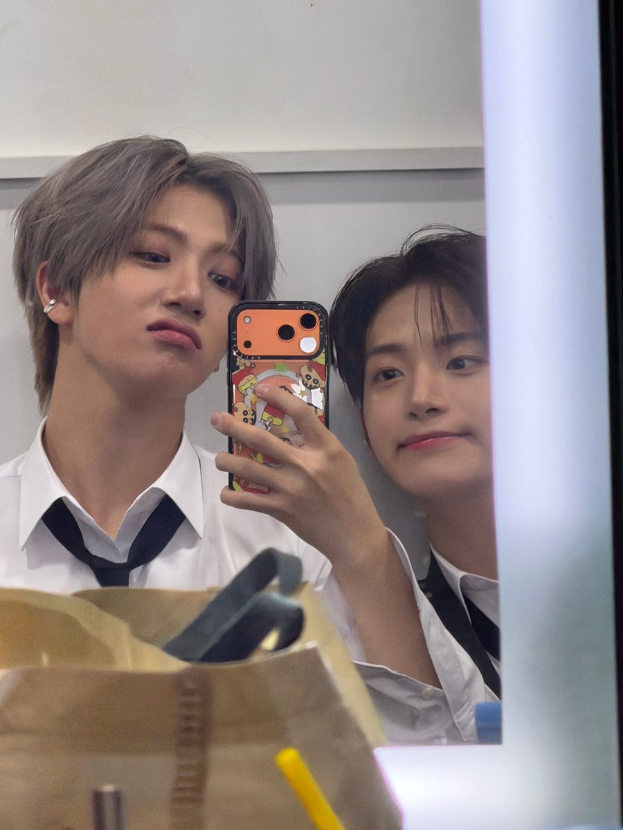 정모쿠의 생일을 축하드립니모🍅
#원진 #정모
#HAPPYJUNGMODAY
#대상문_출신_구정모_생축
#크래비티_최강뽀짝귀요미_구정모_생일