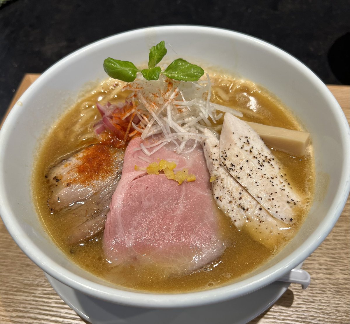 5296kobukuro_'s tweet photo. なにわ麺次郎 雅さん
髙坂エスプレッソ焦がし味噌ver
焦がし味噌の香ばしい香りと髙坂エスプレッソの旨み溢れるスープ
髙坂エスプレッソ&amp;焦がし味噌のコンビネーションは、思わず笑顔になる身体も心も温まる最高の一杯でした♡꒰｡•◡•｡꒱ ⋆⸜ᵀᴴᴬᴺᴷ ᵞᴼᵁ⸝⋆
@miyabi_menjiro 
@kyo_komugi https://t.co/qEIQEGGiZh