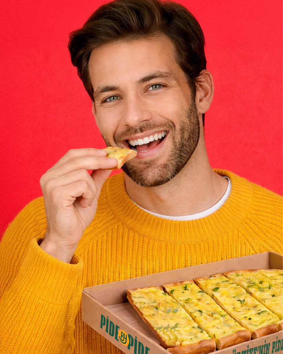 Patatesin en lezzetli haliyle tanış 😋​
Yumuşacık iç dokusu, çıtır hamuru ve tam kıvamında lezzetiyle patatesli pide keyfi burada.​
Bir dilimle yetinmek zor 😉​
👉 Hemen sipariş ver!