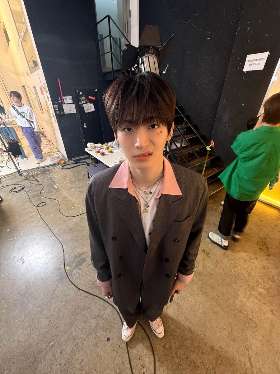 롬 tweet media