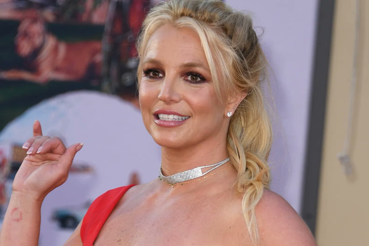 RollingStone's tweet image. Britney Spears called out her family in a post on Instagram, saying she is “incredibly lucky to even be alive” after their mistreatment.

More: 
rollingstone.com/music/music-ne…