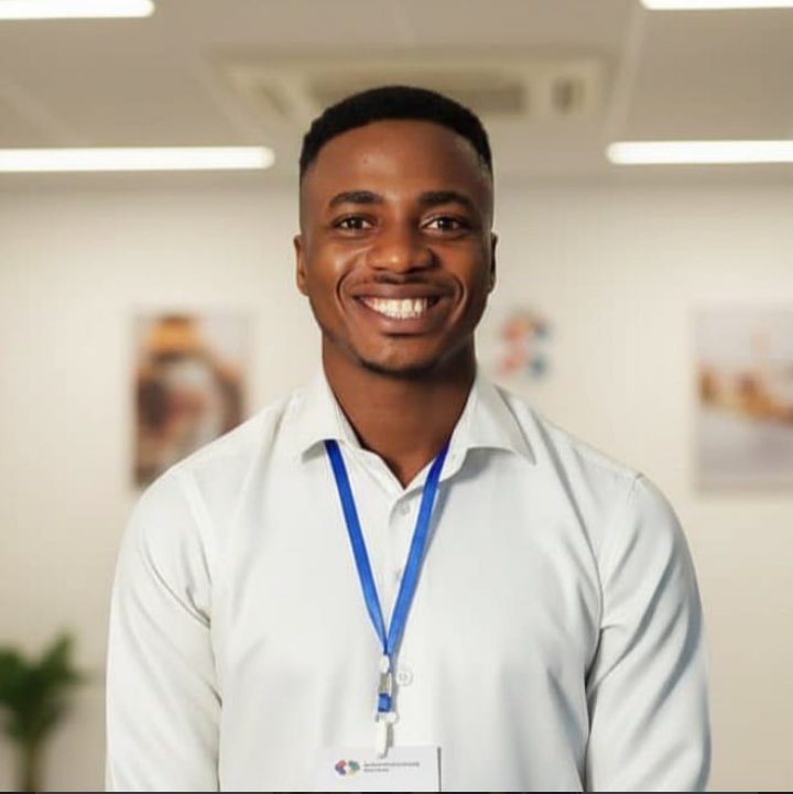 Built a Text-to-Speech feature and realized:

Browsers already support TTS via the Web Speech API.
No libraries. Just JavaScript.

Learning to respect native web APIs more.
#WebDev #JavaScript