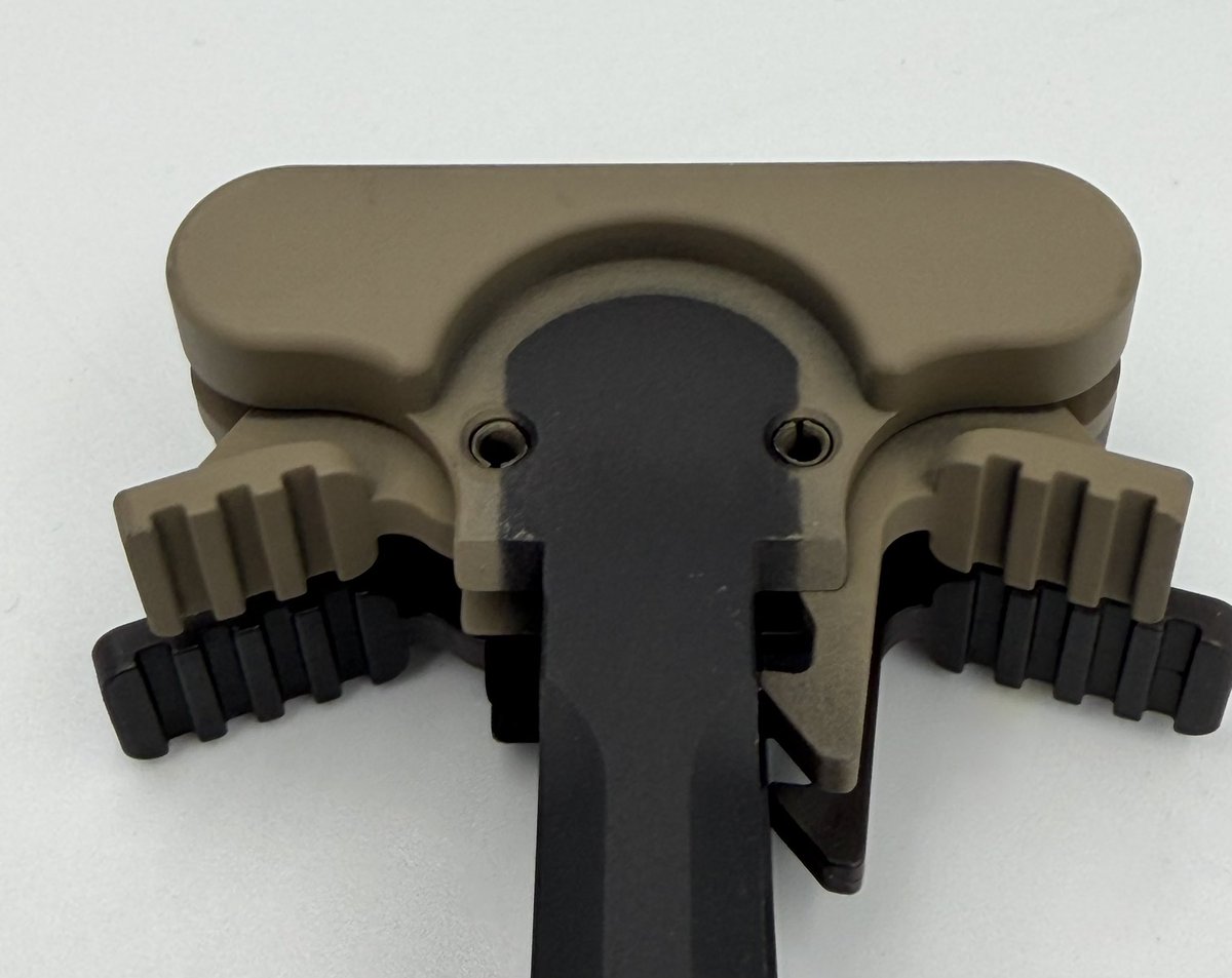 blkpewworkshop's tweet photo. KS-1 6061 CNC CHARGING HANDLE (CREAKOTE FDE)FOR VFC L4031A1

SHORT LATCH(KS-1) VS STANDARD LATCH ( SR15/16)

COMING SOON!!! https://t.co/dlAmnIE4gH