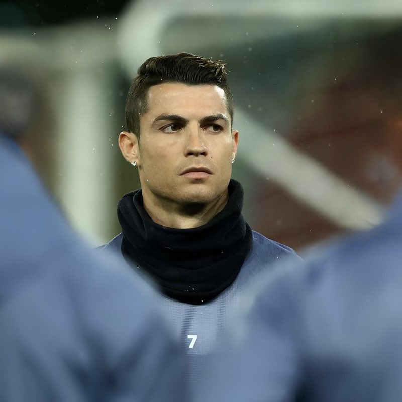 تقدر ترجعلي من العمر ساعات 
واعطيك كل اللي بعمري ملكته؟؟
#CR41 
#CR7
🐐🤍
41🎂🎈