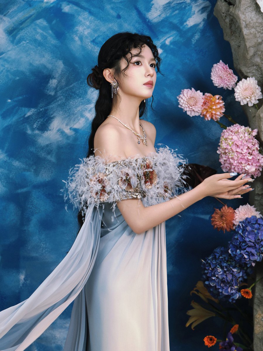 ❥. Maybe I was meant to bloom in blue.