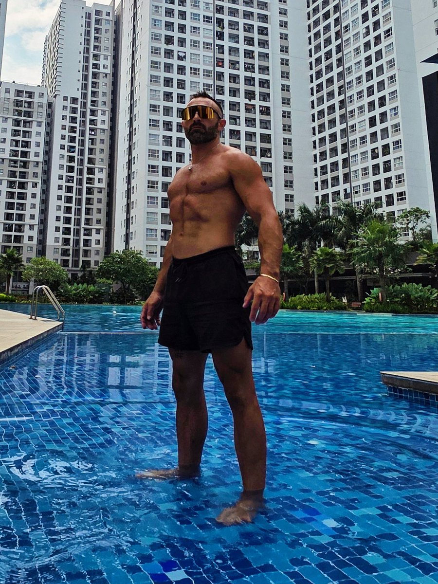 Kettlebellsman's tweet image. HO CHI MINH CITY TRIP ROUTINES
Quick trip to Vietnam to 
Routines never change:
All around movement
Long walk while exploring the city
Morning Weights and Swims
High protein whole foods
Yes you can still enjoy while staying fit healthy &amp;amp; shredded
.
#weighttraining