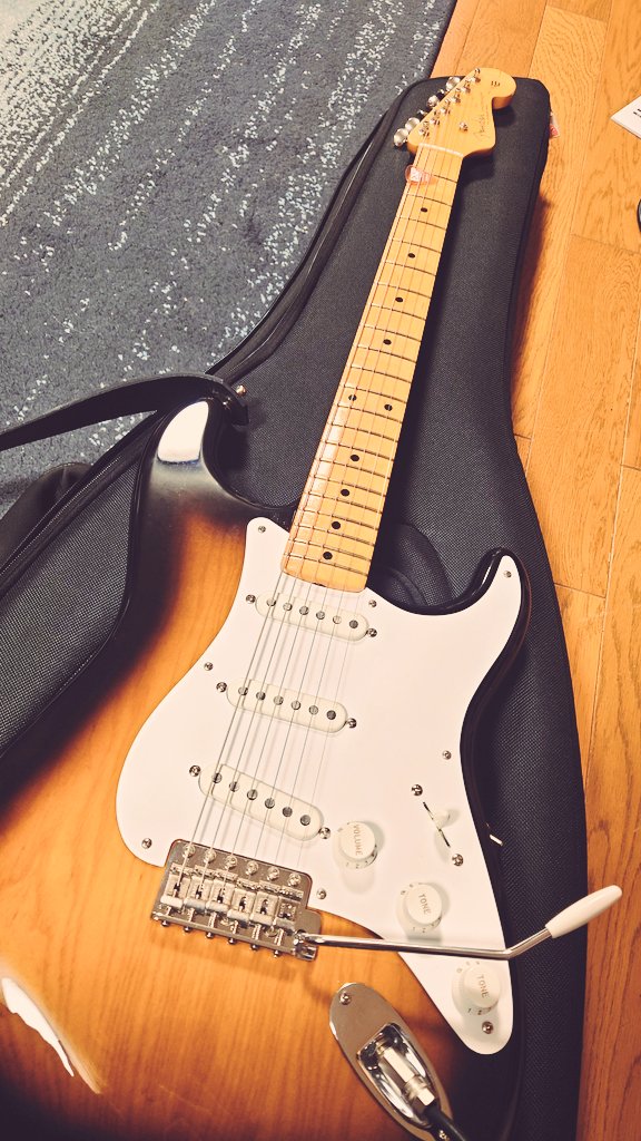 半年くらい買ったまま、PUのビニール剥がしてなかったけど、来週のLIVEに向けてペリペリしたらメッチャ美人になった1954ちゃん♥