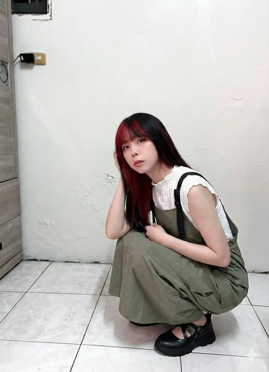 Red31836219's tweet photo. 藏在工裝底下的神祕 妳想讀懂嗎 #AI美女 #偽娘 https://t.co/uf1q91IUms