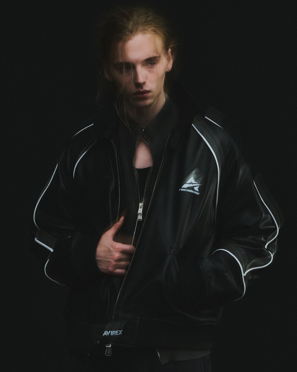 x FORSOMEONE レザージャケット 売り切り！値下げAVIREX