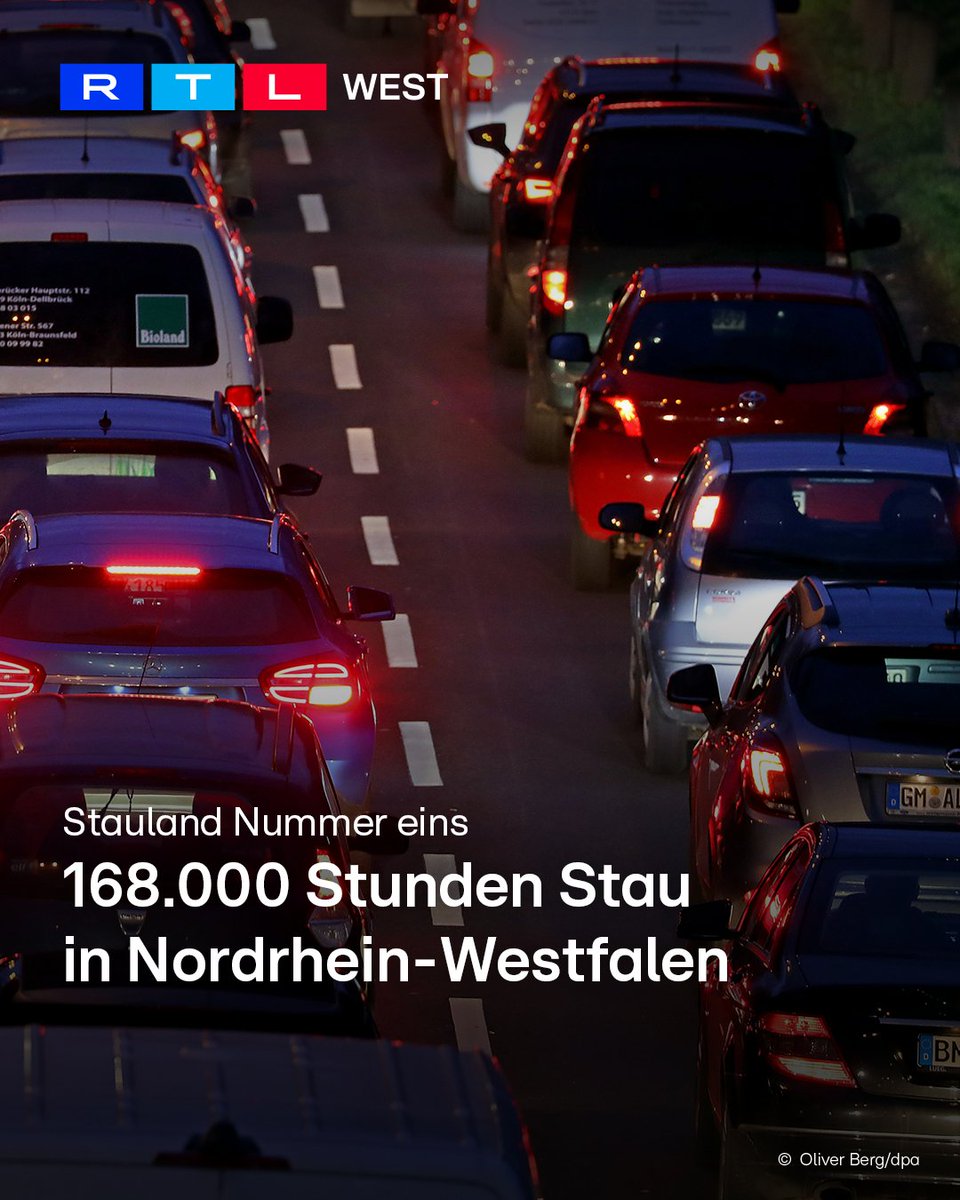 RTLWEST's tweet image. #Autofahrer in #NRW haben im vergangenen Jahr noch einmal länger im #Stau gestanden. Das gab der #ADAC am Donnerstag (05.02.) bekannt. Demnach gab es auf den Autobahnen in Nordrhein-Westfalen insgesamt 280.000 Kilometer Stau. Drei Prozent mehr als 2024. Außerdem dauerten die