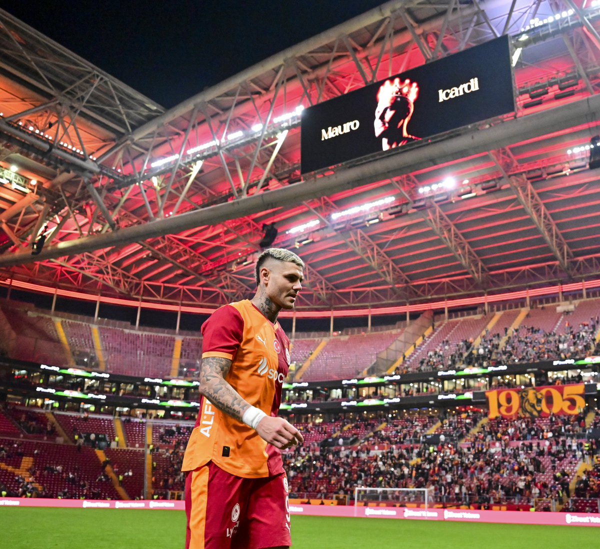 GalatasaraySK's tweet image. “Galatasaray kariyerimin değil, hayatımın bir parçası.”