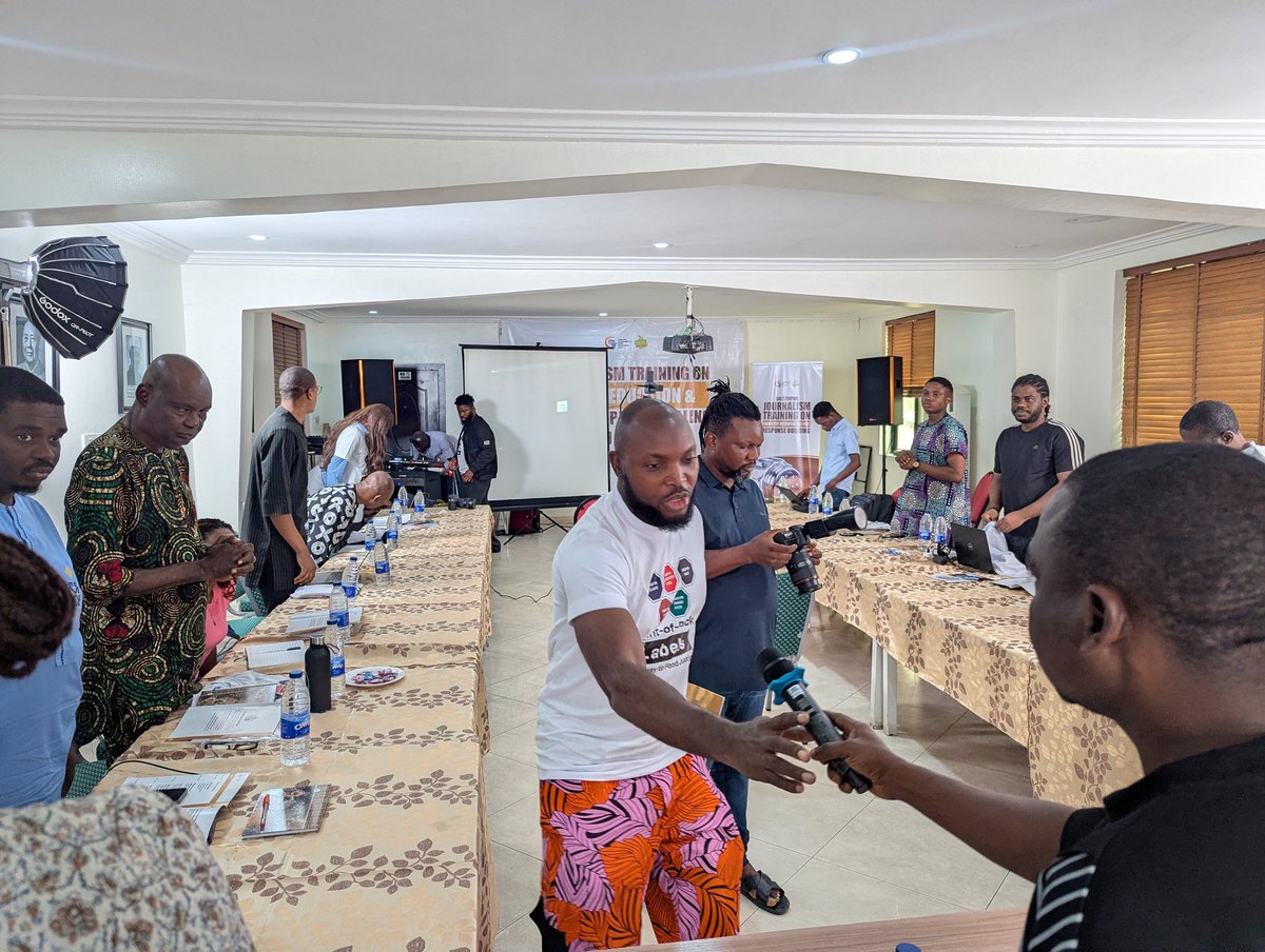 HealthyFood_NG's tweet photo. Recitation of the national anthem and a round of self introduction to break the ice. #ReduceSalt #HealthyFoodPolicy https://t.co/zanftynOOc