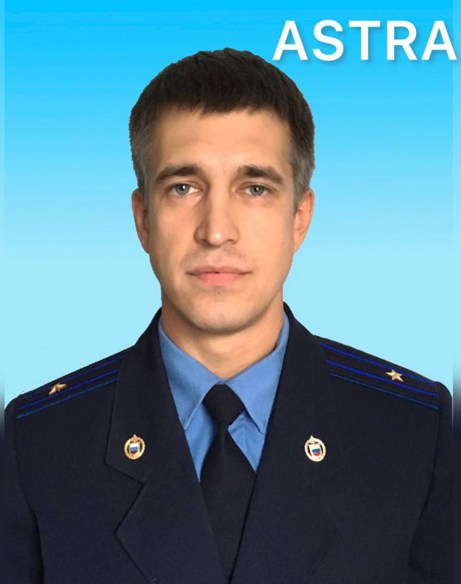 pzk_memorial's tweet image. Михаил Жилин

36-летний Михаил Жилин жил в Новосибирске и работал начальником смены в управлении специальной связи и информации ФСО в Сибирском ФО. Он отвечал за правительственную связь и формально имел доступ к гостайне, из-за чего ему был запрещён выезд за пределы России.

27…