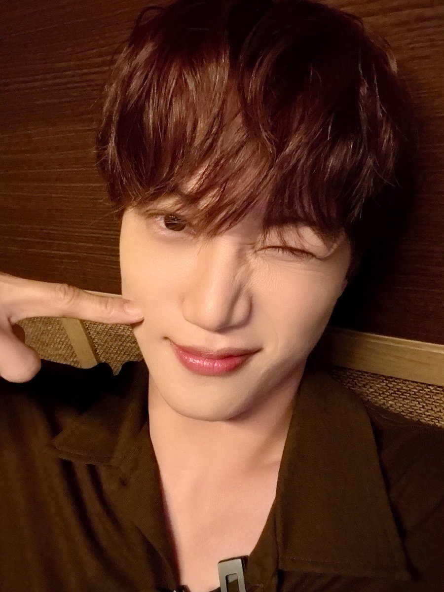 weareoneEXO's tweet image. #전과자 👉🐻

#KAI #카이
#EXO #엑소 #weareoneEXO