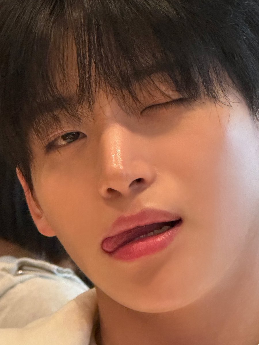 mohaen___25's tweet photo. 멋진 남성 구정모 https://t.co/03Tb3VLilQ