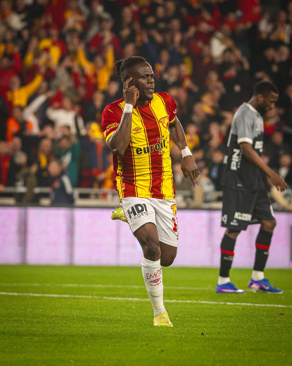 Süper Lig'de Göztepe'nin hem 6 numara Rhaldney hem de 10 numarası Junior Olaitan'ı kaybettiği sabahın aynı akşamına ikisinin de yerini Musah Mohammed ve Filip Krastev isimleriyle daha iyisiyle ikame etmesi, her senaryoya ve her ayrılığa çok boyutlu alternatif hazır adamlarda..