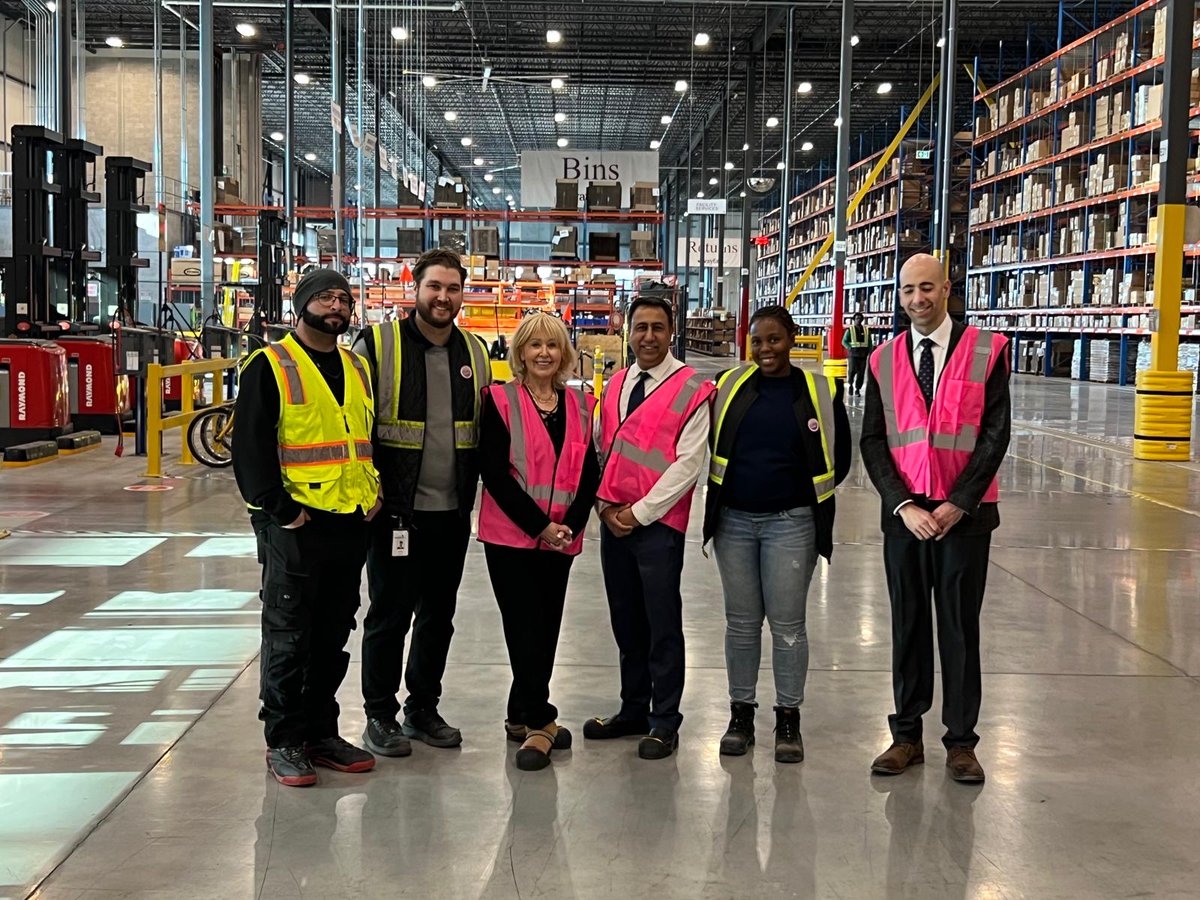 MppGualtieri's tweet image. A visit to the Wayfair warehouse in Mississauga with MPP Deepak Anand. Facilities like this create local jobs and keep Ontario’s economy moving. Thank you to the Wayfair team for a meaningful tour.

#MPP #Mississauga #Mississaugaeastcooksville #inthecommunity #community
