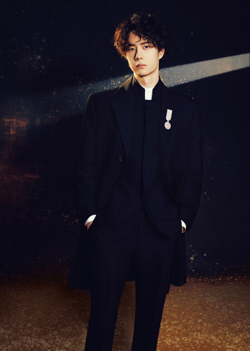 Wang Yibo descended from the mountains and instantly became the talk of the town. "#WangYibo Zhongshan suit" easily beat Weibo Night livestream hs on both main and entertainment charts. That’s a real star 💅