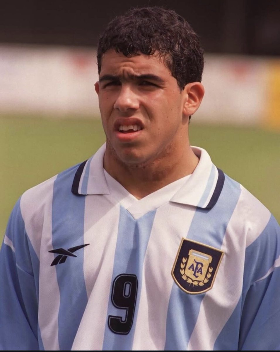 Neymar acaba de cumplir 34 años.
Cristiano Ronaldo acaba de cumplir 41 años.
Carlos Tévez acaba de cumplir 42 años.

Mira lo que son esas fotos, jamás voy a entender por qué la vida pasa tan rápido.