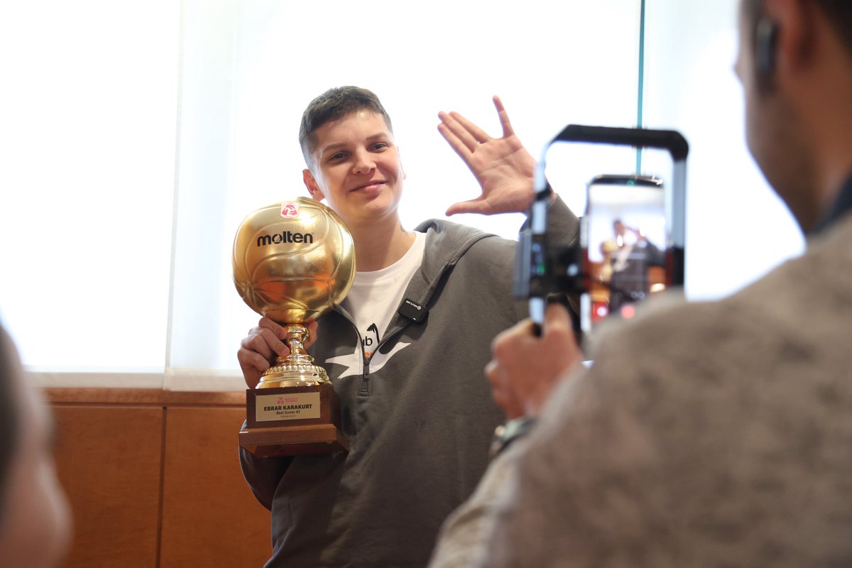 2022–2023 sezonunda İtalya Kadınlar Voleybol Ligi’nin en skorer oyuncusu seçilen Ebrar Karakurt, ödülüne kavuştu.

Seninle gurur duyuyoruz! 🧡🐺