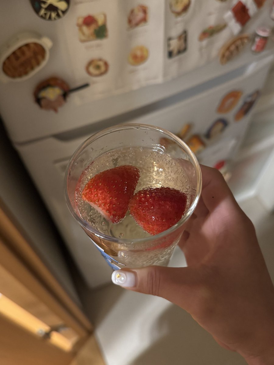 氷替わりの冷凍いちご🍓