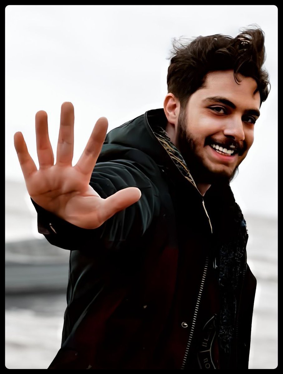 Hoorieh81's tweet image. اطلاع‌رسانی درباره‌ی وضعیت زندانیان گامی حیاتی برای حفظ جان آن‌هاست...

#علی_صفری، هنرمند ۲۳ ساله و بازیگر تئاتر در تاریخ ۱۸ دی‌ماه در کرج بازداشت شده و هم‌اکنون با اتهام محاربه جانِ جوان‌ش در خطر است.