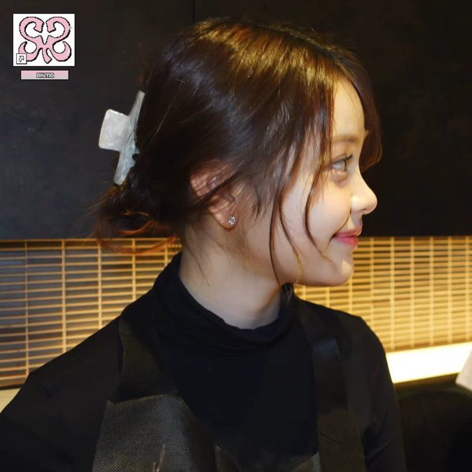 mycatcarmen's tweet photo. 카르멘 똥머리하면 귀여운거 아시는분 https://t.co/plh8tkhROK