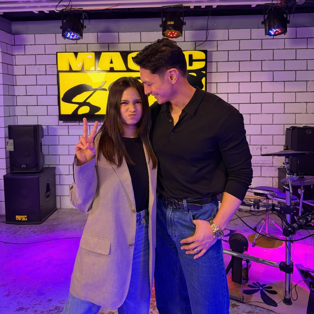 stroberrie___'s tweet image. AHHH SOOO KILIG WHY GANYAN ANG TINGIN #RhenSeph 🫶🏻🫶🏻🫶🏻