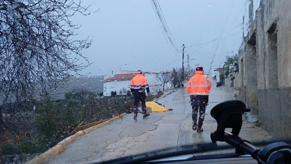 Asvogra's tweet photo. #FMAGranada 4/2/26 >     ! Continuacion ! A lo largo del día los miembros de la Agrupación del Voluntariado de Protección Civil de Cortés y Graena realizaron más actuaciones por incidencias en casco urbano anejos en el término municipal 👇 https://t.co/wXja73BMNt
