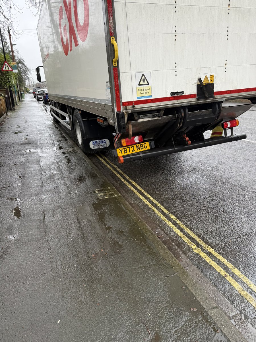 AndyTailzer's tweet photo. @GXOLogistics good morning your lorry drive is obstructing my drive I can not see to get a car in or out f the drive also parked on double yellow and causing a blind spot on the corner of a road there has been also 2 near misses https://t.co/rhOKIdRfi1