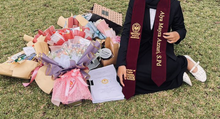 maykiddy_'s tweet photo. just got my degree https://t.co/g0OyHea1Us