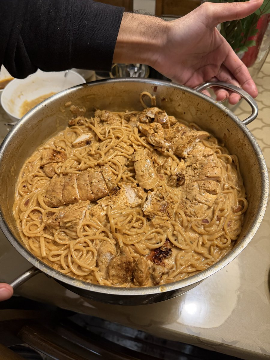 hussainbourdain's tweet image. This is my own pasta recipe but, unlike babar, i am not a narcissist(untrue) so i will be naming this the moltisanti bourdain pasta aka the eden palmer pasta