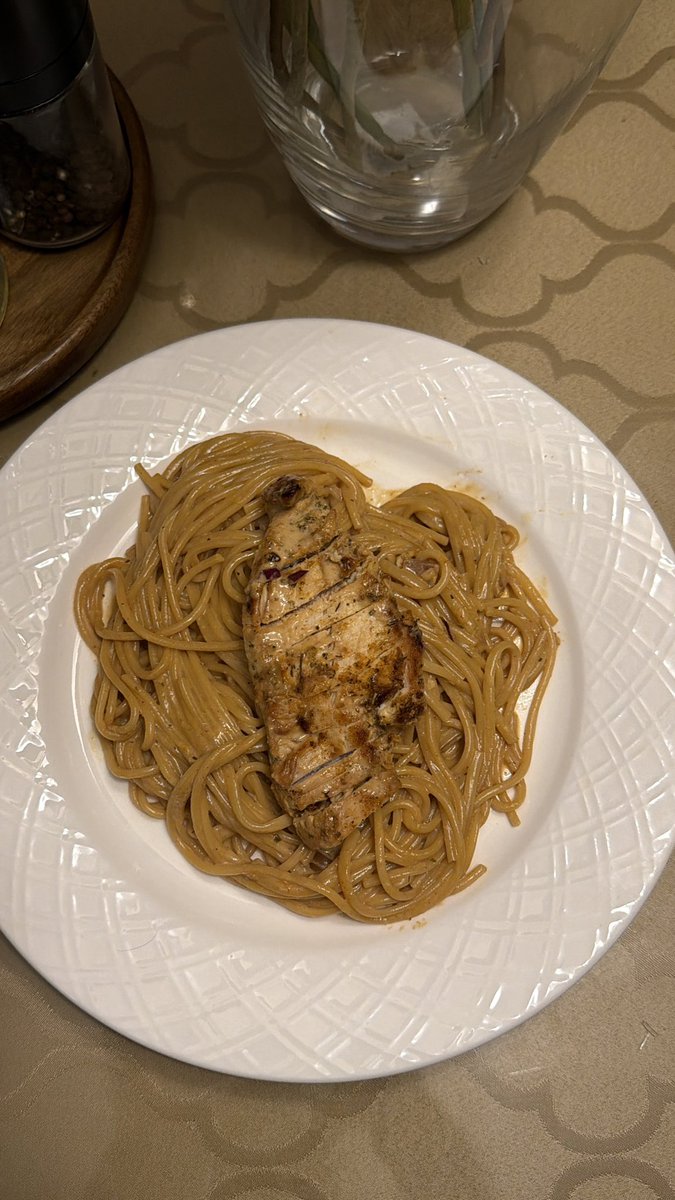 hussainbourdain's tweet image. This is my own pasta recipe but, unlike babar, i am not a narcissist(untrue) so i will be naming this the moltisanti bourdain pasta aka the eden palmer pasta