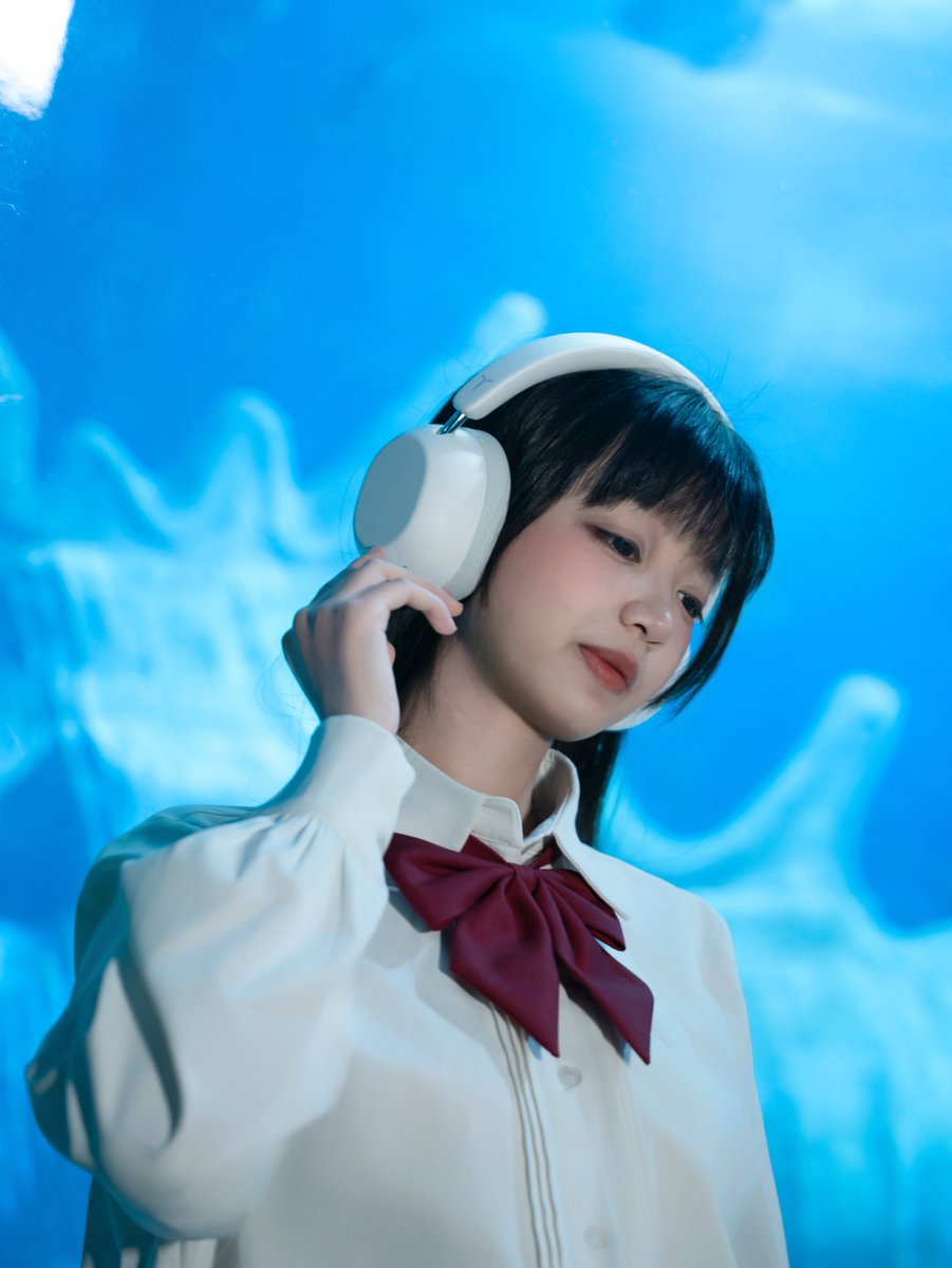 TANCHJIM_CN's tweet image. Where sound meets style.

RITA looks just as good at the aquarium
as it sounds in your everyday life.
More than great audio —
its clean, minimalist design fits effortlessly into any moment.

🎧 TANCHJIM RITA
Sound you can hear. Style you can see.

#TANCHJIM #RITA #headphones