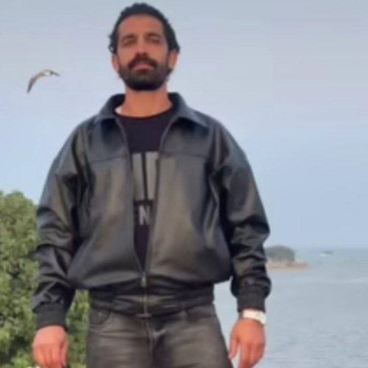 ضحاک میخواهد شجاعترینها را که در خیابان نکشتند را اعدام کند!  #احمد_خاکسار