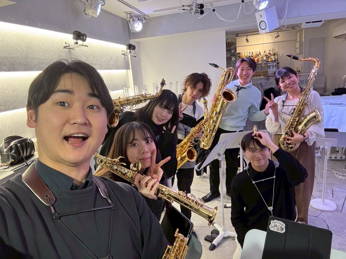 NsrSaxP's tweet photo. 【NSR 第1回コンサートまであと2日🎷】
本日はサクソフォン八重奏チームのご紹介です！
今回バリトンサクソフォンを演奏される
浅利真さん編曲の作品を演奏いたします！

チケットは残り僅かとなっておりますので
ご予約はお早めに‼️‼️ https://t.co/FIWQeXoy2h