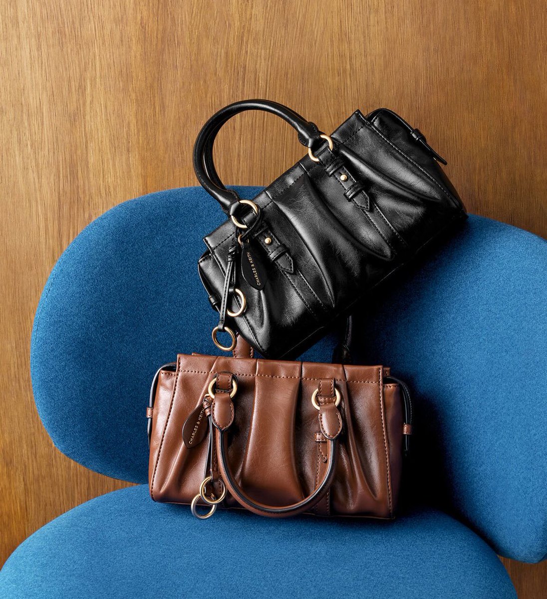 Britton ブリットン ルーシュドトップハンドルトートバッグ