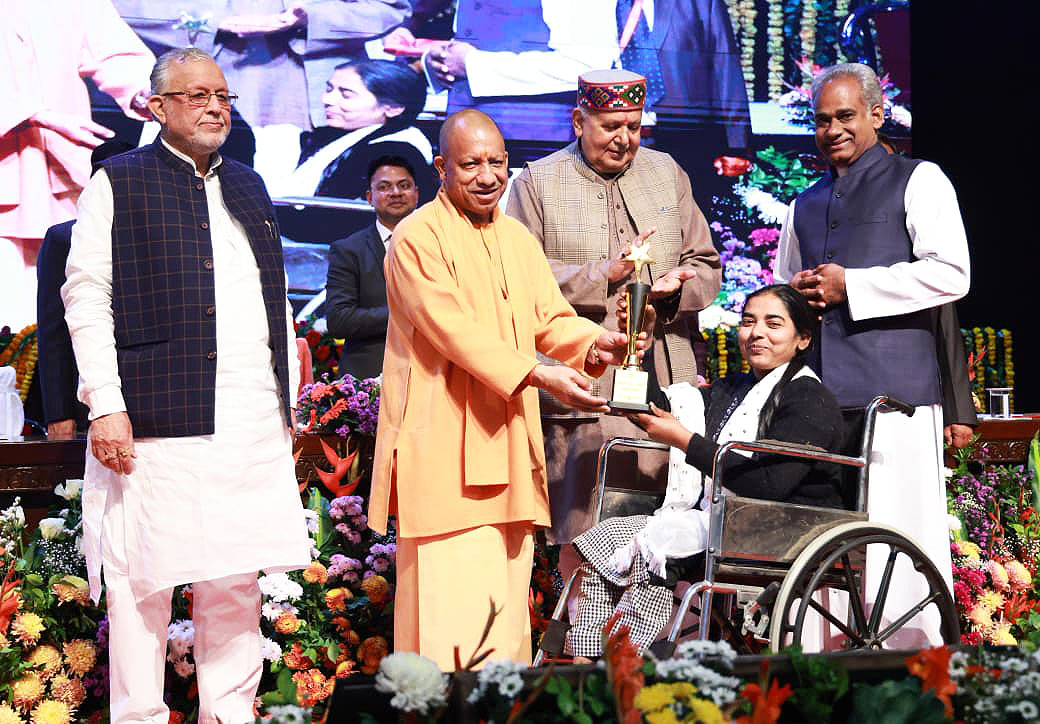 myogiadityanath's tweet photo. नाबार्ड द्वारा आज लखनऊ में आयोजित यूपी के प्राथमिक क्षेत्रों में ऋण संभाव्यता पर राज्य ऋण संगोष्ठी एवं राज्य फोकस पेपर 2026-27 के विमोचन कार्यक्रम में सम्मिलित हुआ।

इस अवसर पर प्रदर्शनी का अवलोकन भी किया।

यह क्रेडिट संगोष्ठी आदरणीय प्रधानमंत्री श्री @narendramodi जी के विजन के अनुरूप वर्ष 2027 में भारत को तीसरी बड़ी अर्थव्यवस्था के रूप में स्थापित करने और वर्ष 2029-30 में उत्तर प्रदेश को $1 ट्रिलियन की इकोनॉमी बनाने में सहायक सिद्ध होगा।

संगोष्ठी के प्रति मंगलमय शुभकामनाएं।