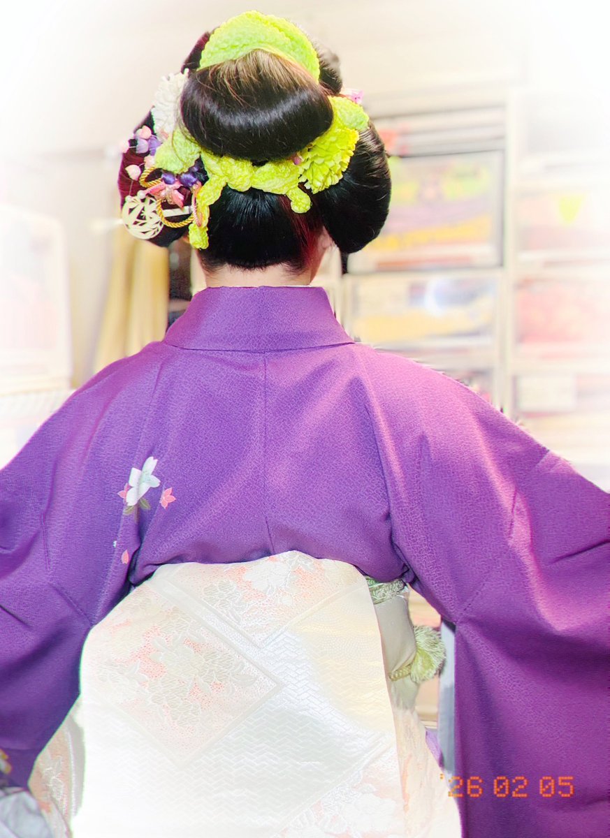 sing_draw_chie's tweet image. 木曜日荒木町。昨日はご縁のあるお客様とお友達のLive at 高円寺でした。ご縁の輪が広がり素晴らしい夜でした。そして、またも新しいご縁が生まれ、そのライブハウスで荒木ちえLiveを4月にやる事になるかも⁉️続報をお楽しみに。今宵は荒木町でご縁をお待ちしております😊　#荒木町 #荒木ちえ #ご縁