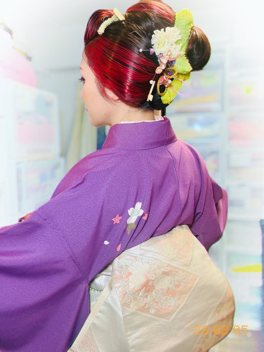 sing_draw_chie's tweet image. 木曜日荒木町。昨日はご縁のあるお客様とお友達のLive at 高円寺でした。ご縁の輪が広がり素晴らしい夜でした。そして、またも新しいご縁が生まれ、そのライブハウスで荒木ちえLiveを4月にやる事になるかも⁉️続報をお楽しみに。今宵は荒木町でご縁をお待ちしております😊　#荒木町 #荒木ちえ #ご縁