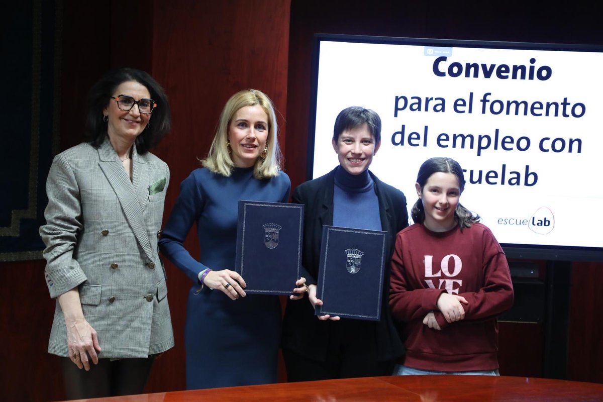 ✍🏻 FIRMA CONVENIO EMPLEO ESCUELAB 

🤝🏻 Firmamos convenio de colaboración entre el <a href="/Alcobendas_ayto/">Ayuntamiento Alcobendas</a> y <a href="/EscuelabMadrid/">EscueLab</a> para el fomento del empleo. 

🌐 Una empresa referente en educación científico-técnica, con un fuerte compromiso con la inclusión y la innovación educativa.