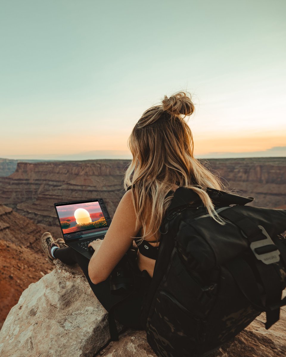 ASUS's tweet image. Sunset views. No studio. No limits. 🌄💻
Creator- Karlie Place turns the outdoors into her editing space with ProArt P16 + GoPro.

From capture to cut — wherever the moment happens.
Your turn 👇
What’s the wildest place you’d start editing?

#ProArtP16 #GoPro #ASUS